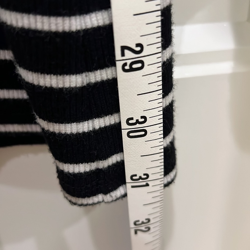 WHBM Tunic - Picture 7 of 7